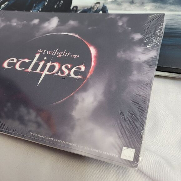 THE TWILIGHT SAGA Eclipse collectors gift set with sealed postcard set - Picture 5 of 7